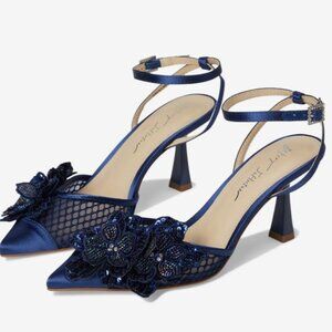 NEW BETSEY JOHNSON Susie Embellished Heels  825 3m7